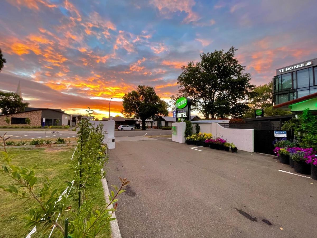 Hacienda Motor Lodge Палмерстън Норт Екстериор снимка