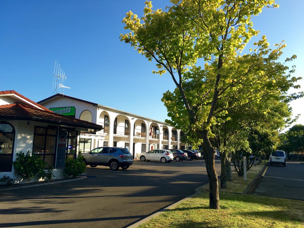 Hacienda Motor Lodge Палмерстън Норт Екстериор снимка